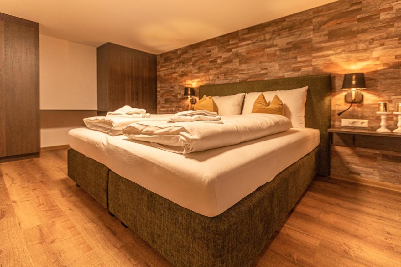 Tevini Boutique Suites By We Rent เซลล์อัมเซ ภายนอก รูปภาพ
