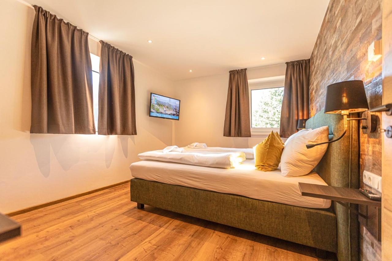 Tevini Boutique Suites By We Rent เซลล์อัมเซ ภายนอก รูปภาพ