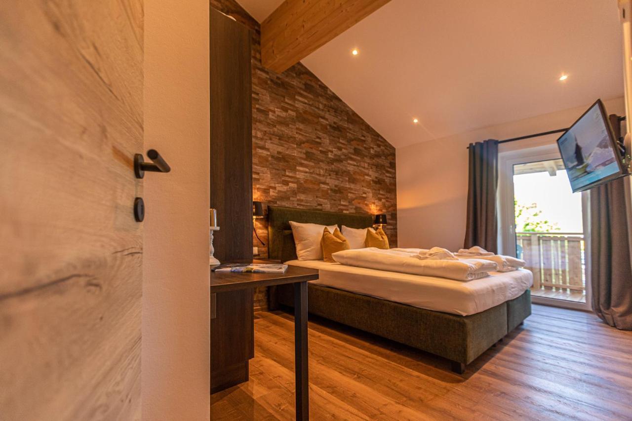 Tevini Boutique Suites By We Rent เซลล์อัมเซ ภายนอก รูปภาพ