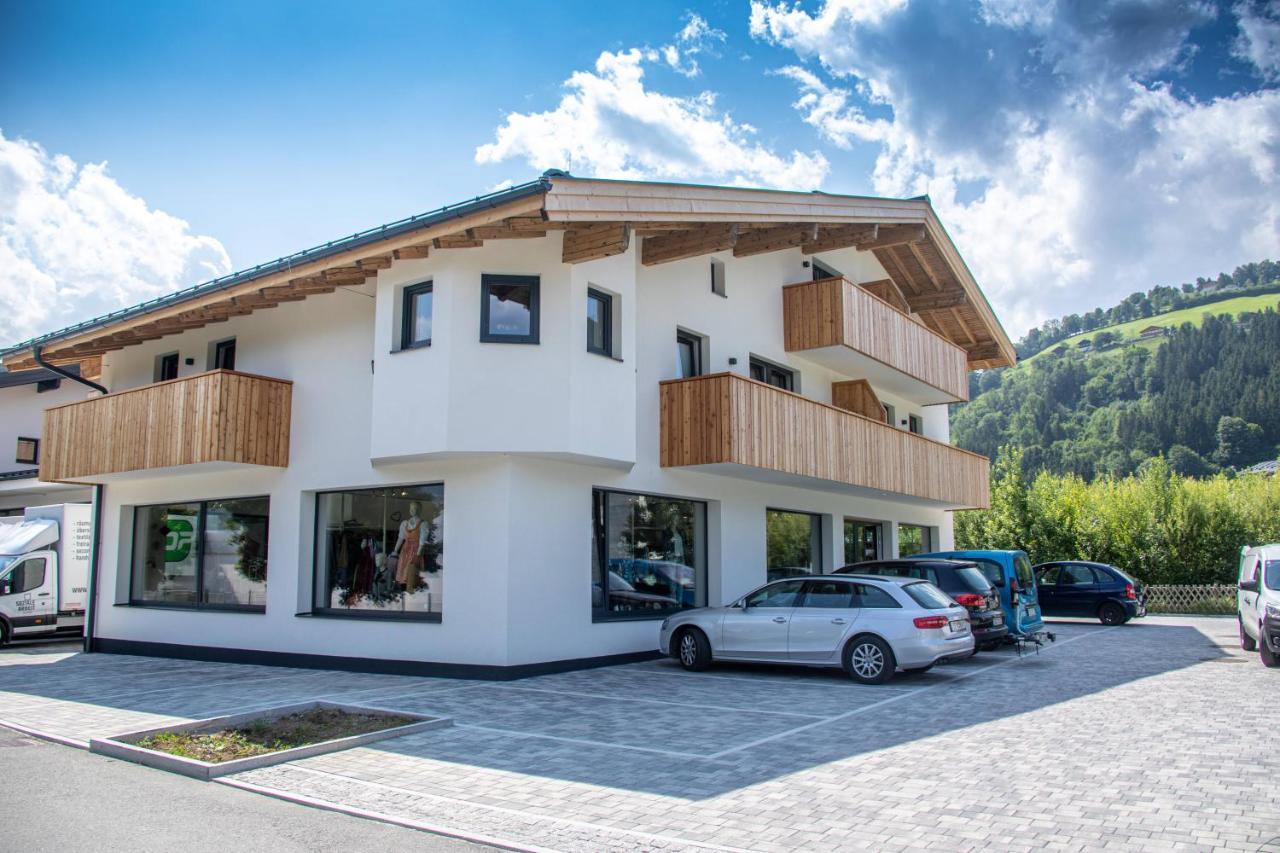 Tevini Boutique Suites By We Rent เซลล์อัมเซ ภายนอก รูปภาพ